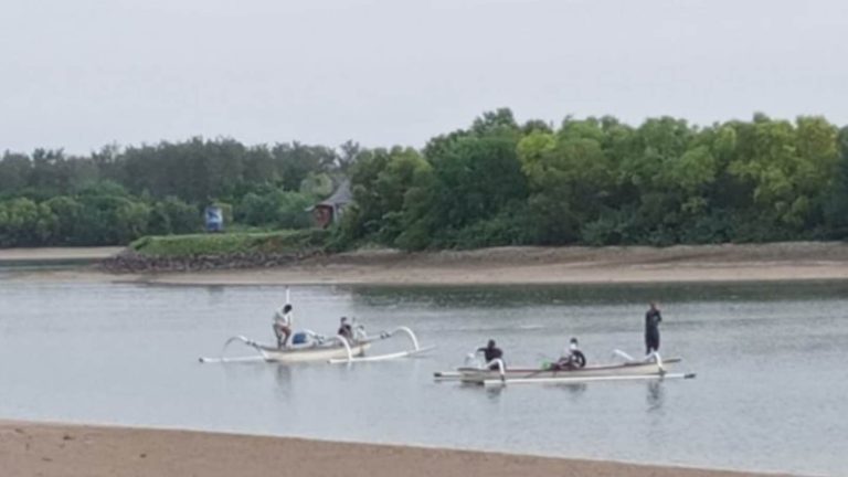 Situasi Nelayan di kawasan Pulau Serangan saat beraktifitas di areal perairan Laguna. (Foto/dok)